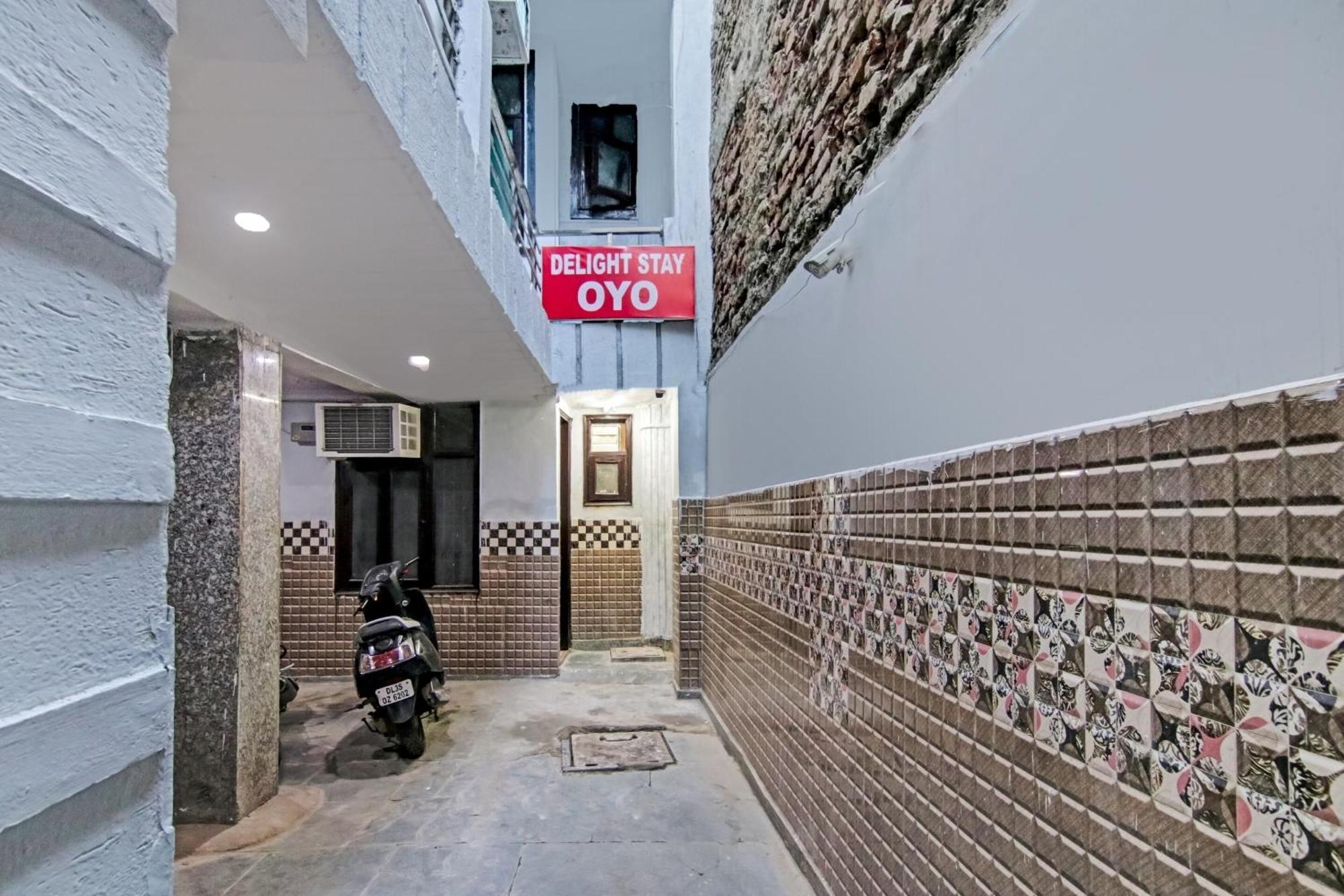 Hotel O Chaudhary Villa Nova Deli Exterior foto