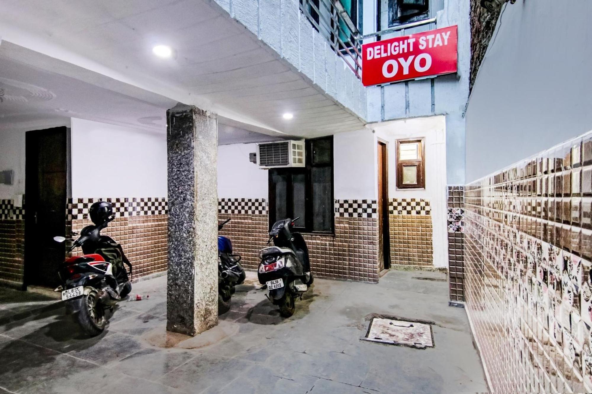 Hotel O Chaudhary Villa Nova Deli Exterior foto